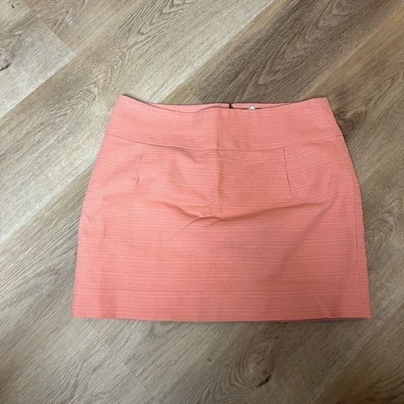 Beautiful Pink Textured J Crew Mini Skirt 6 - Picture 1 of 6
